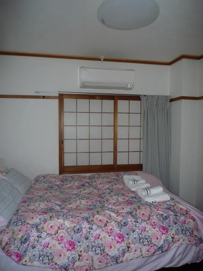 Osaka Kuma House Hotel 0*,  Japan